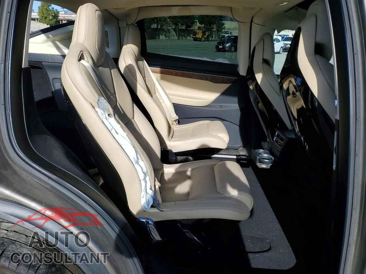 TESLA MODEL X 2016 - 5YJXCBE48GF016326