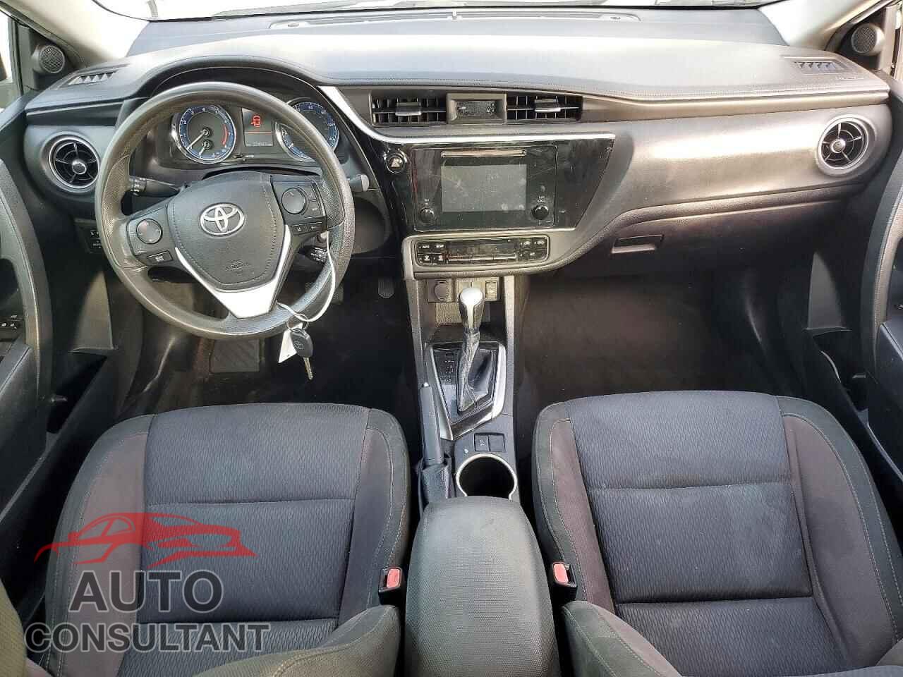 TOYOTA COROLLA 2018 - 5YFBURHE9JP830355