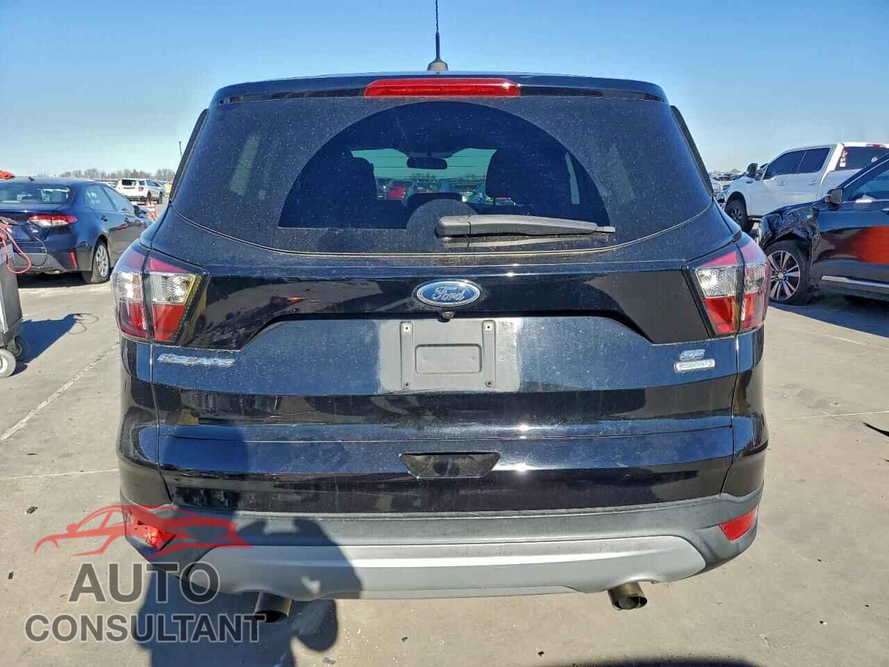 FORD ESCAPE 2017 - 1FMCU0G92HUC52418