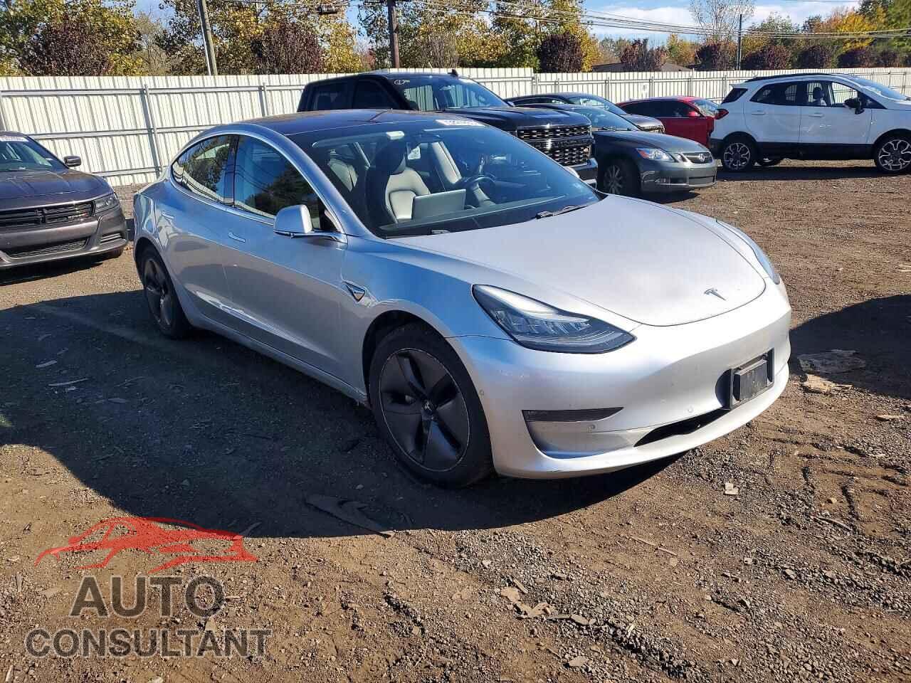 TESLA MODEL 3 2018 - 5YJ3E1EB8JF084893