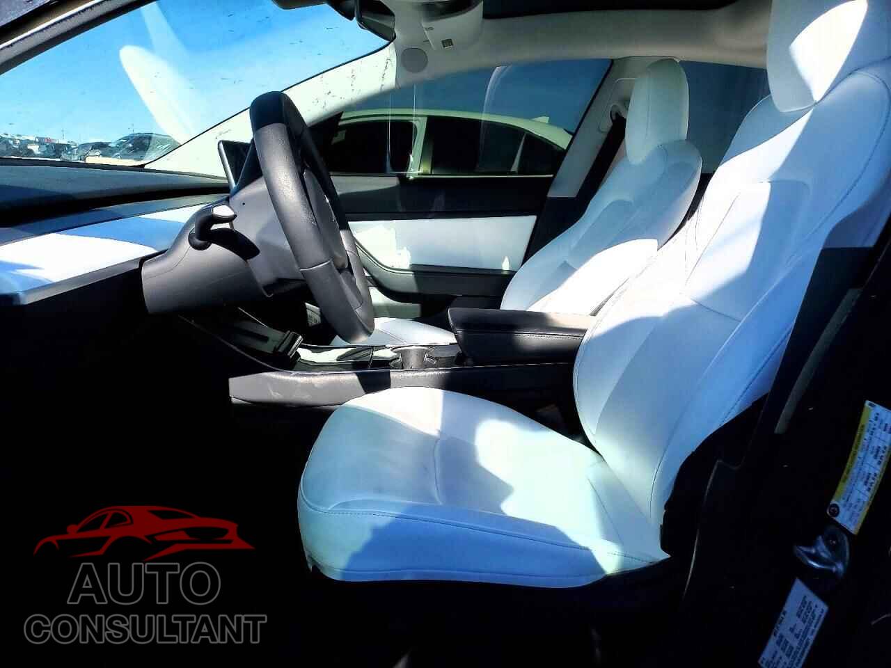 TESLA MODEL 3 2019 - 5YJ3E1EBXKF450371