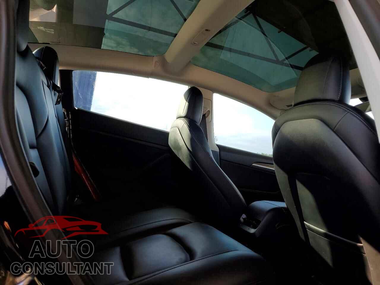 TESLA MODEL 3 2021 - 5YJ3E1EB8MF056659