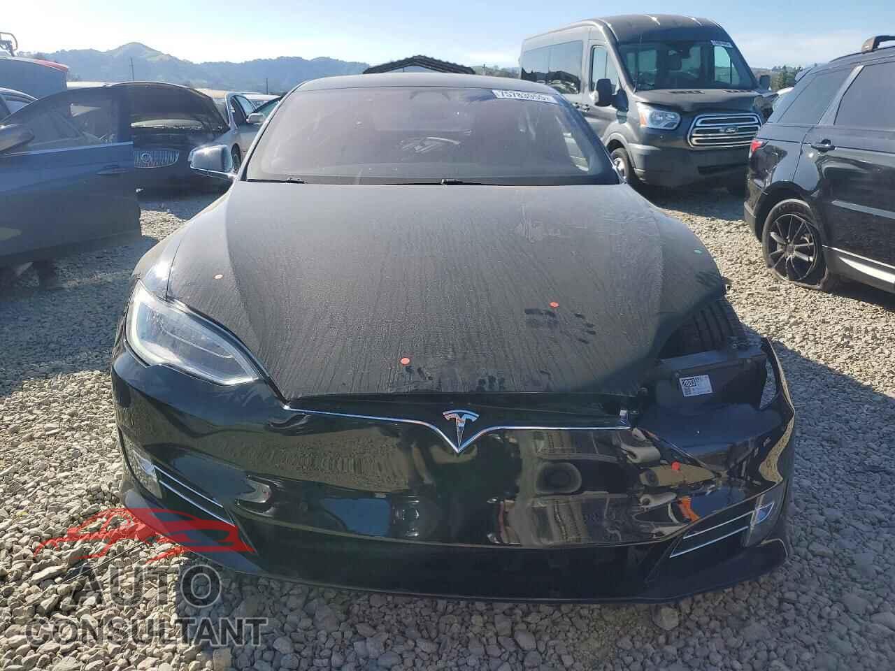 TESLA MODEL S 2018 - 5YJSA1E28JF300118