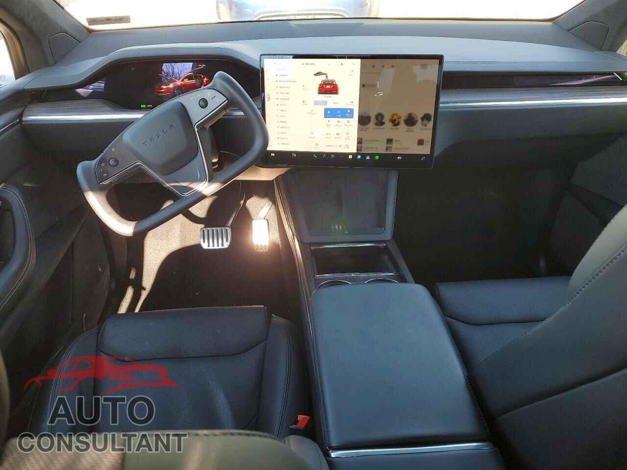 TESLA MODEL X 2023 - 7SAXCDE5XPF400504