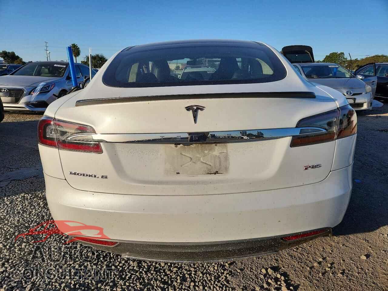 TESLA MODEL S 2013 - 5YJSA1DP6DFP05346