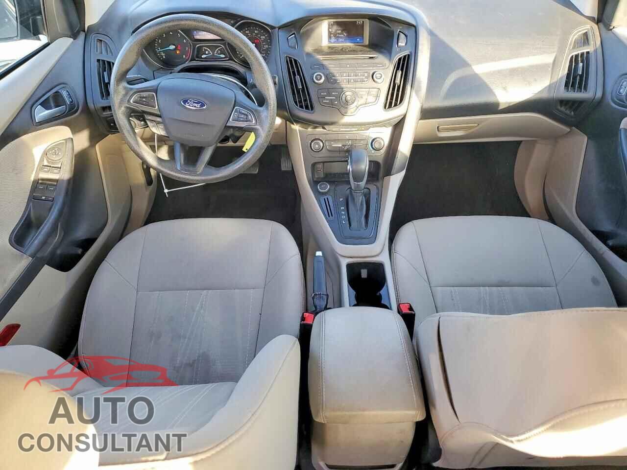 FORD FOCUS 2017 - 1FADP3F21HL206371