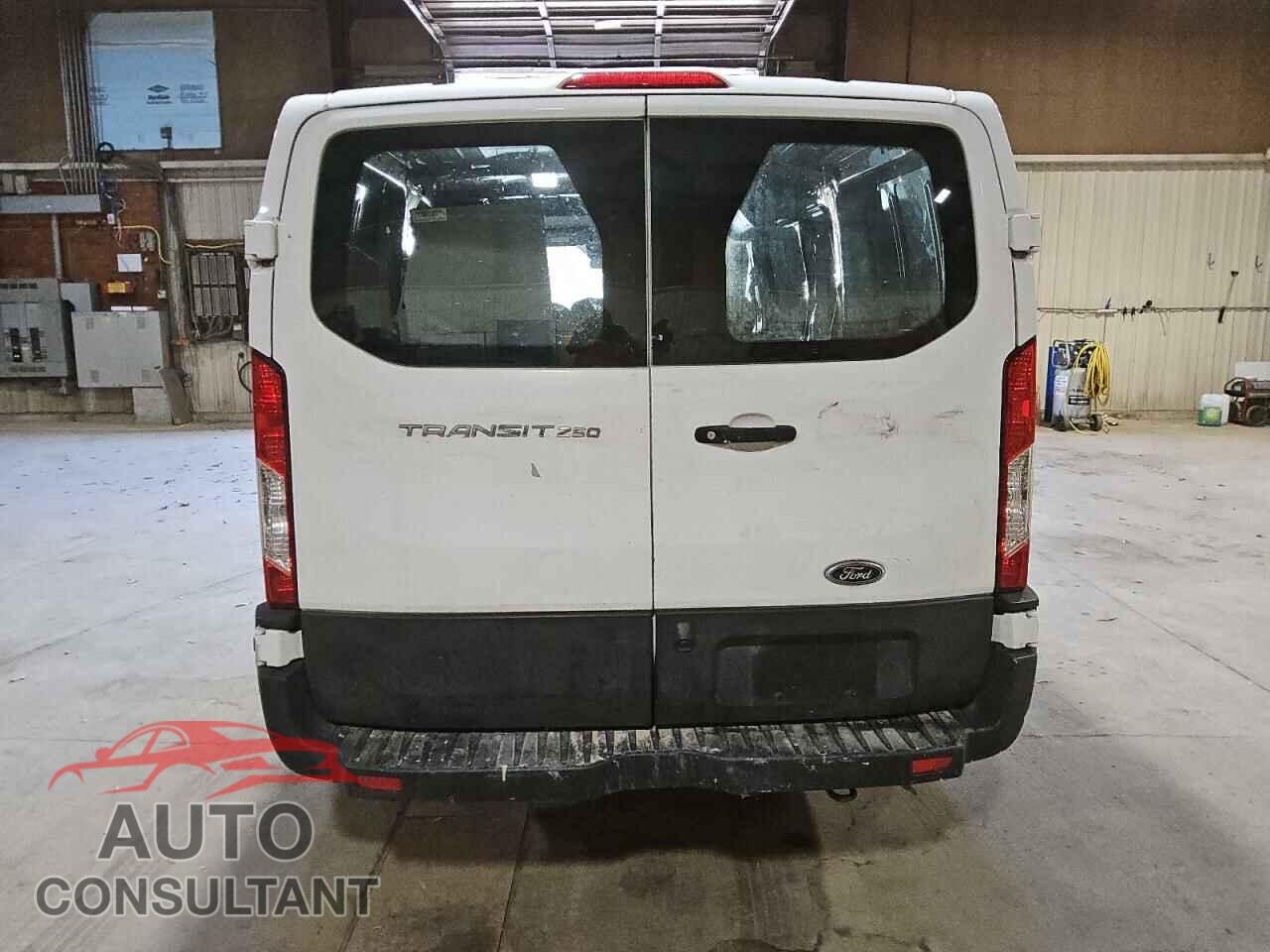 FORD TRANSIT 2019 - 1FTYR1ZM4KKB11968