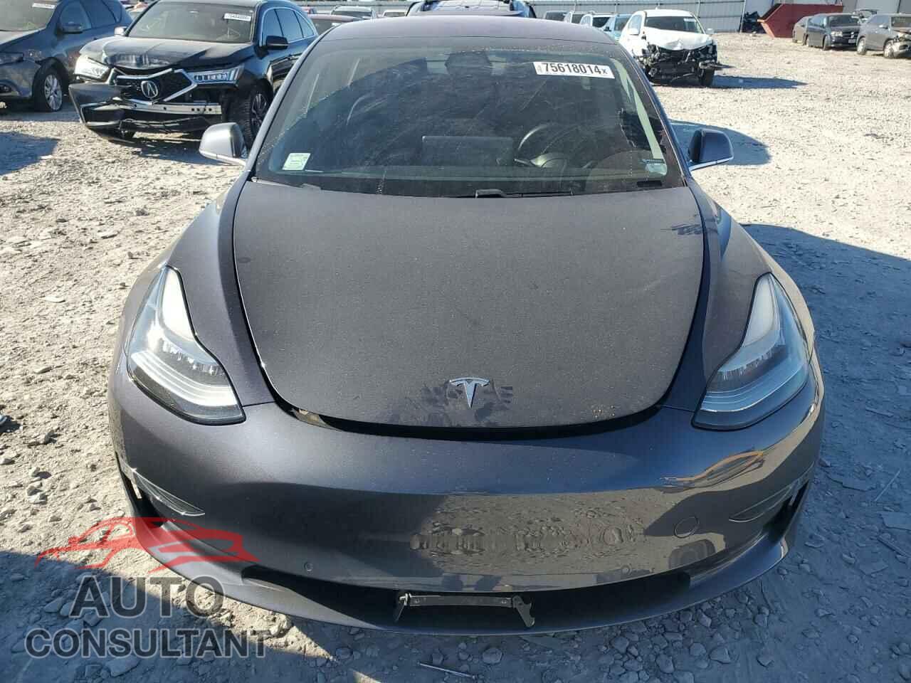 TESLA MODEL 3 2018 - 5YJ3E1EA5JF006854