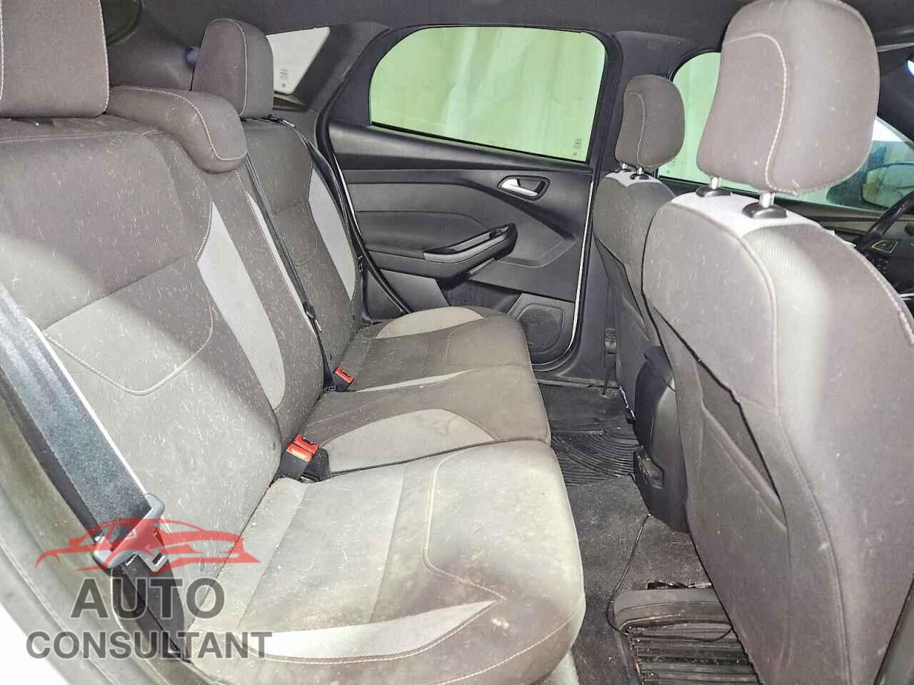FORD FOCUS 2017 - 1FADP3L91HL228940