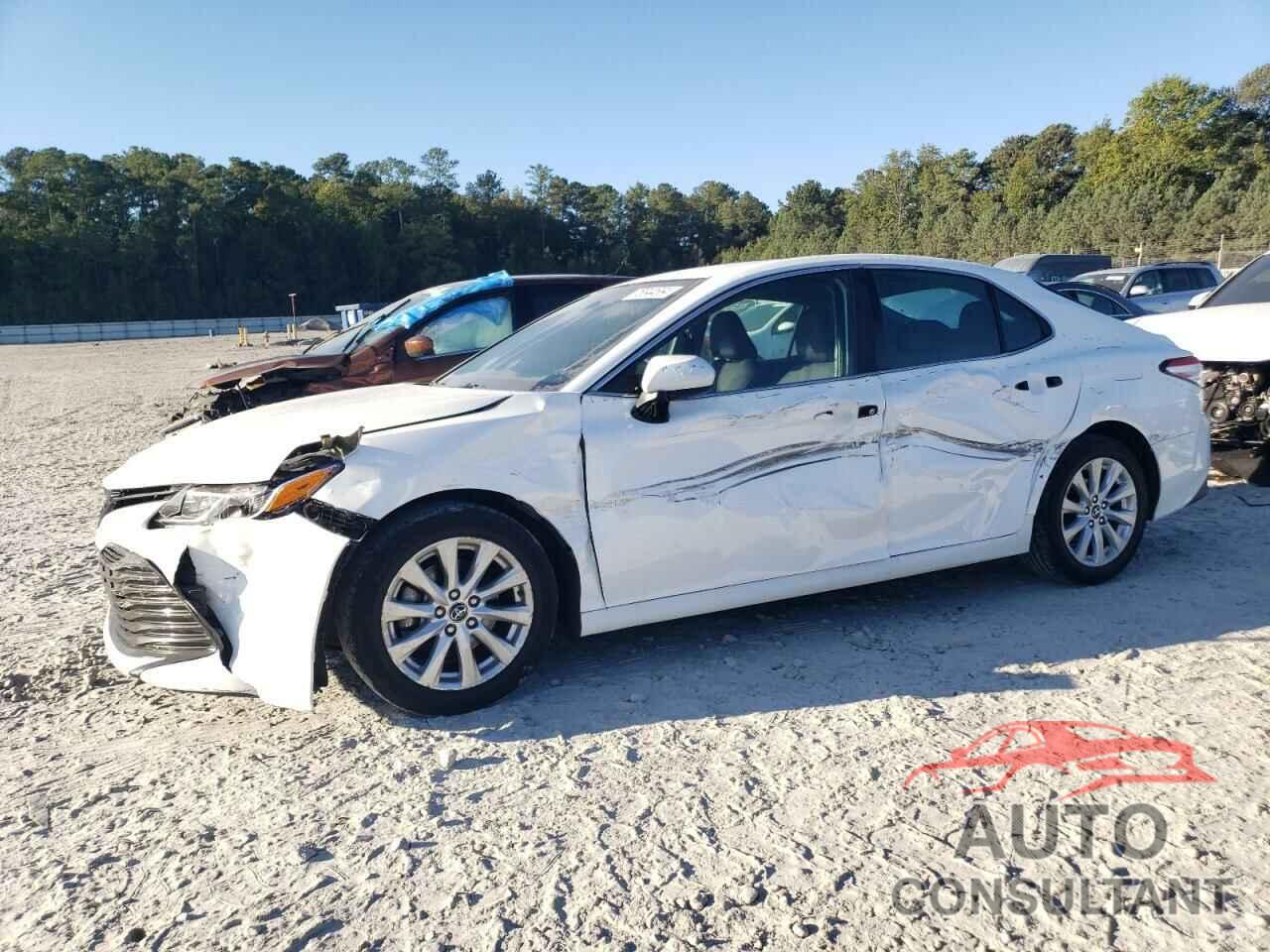 TOYOTA CAMRY 2018 - 4T1B11HK8JU513570