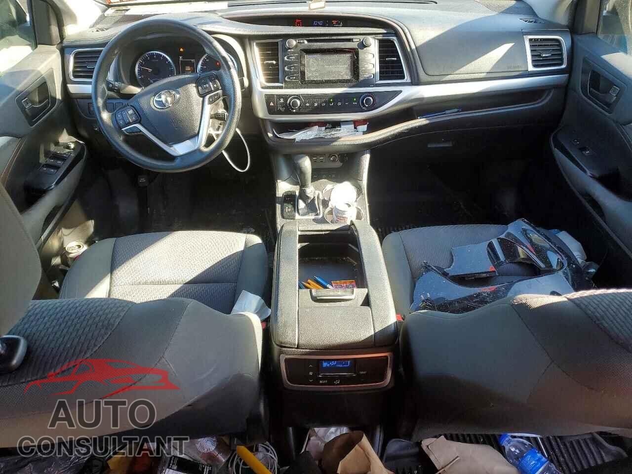 TOYOTA HIGHLANDER 2019 - 5TDBZRFH0KS984637