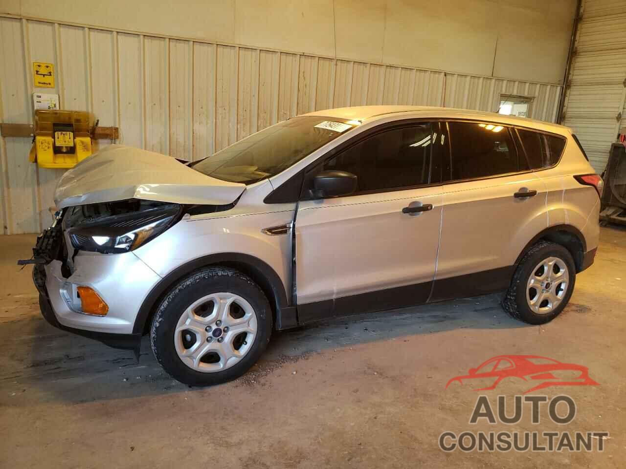 FORD ESCAPE 2018 - 1FMCU0F76JUD04400