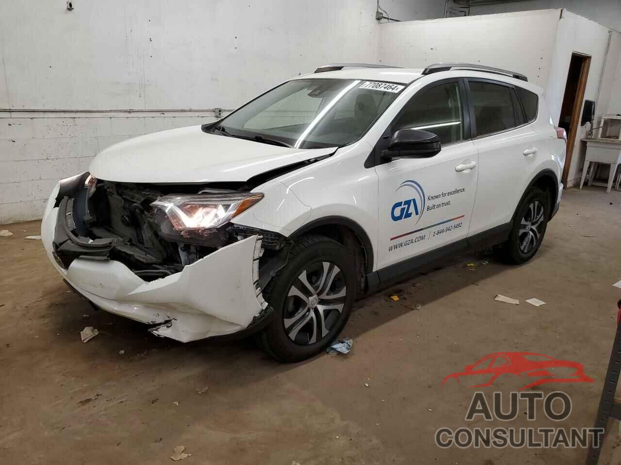 TOYOTA RAV4 2017 - JTMBFREV8HJ105830