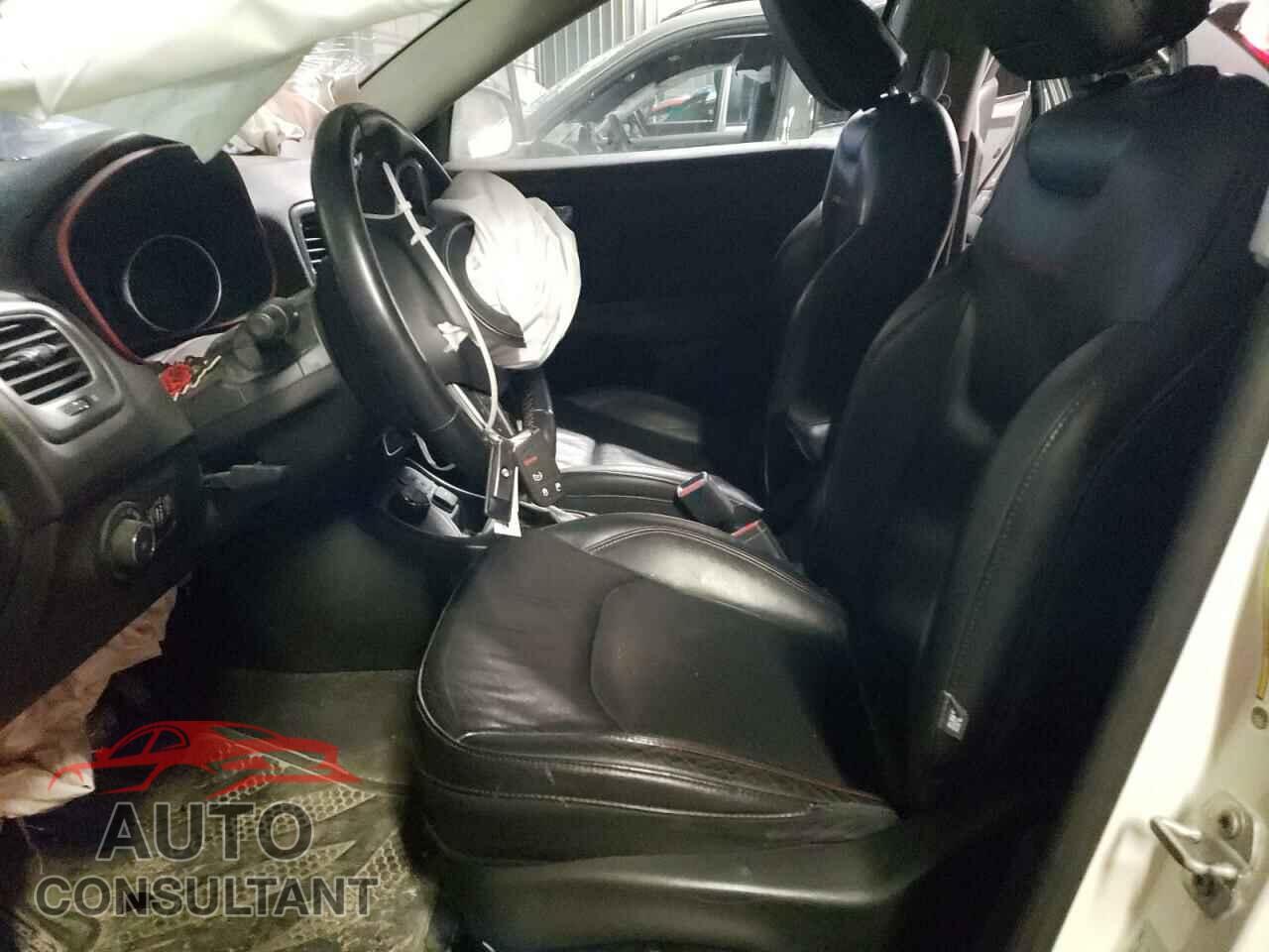 JEEP COMPASS 2017 - 3C4NJDDB9HT635657