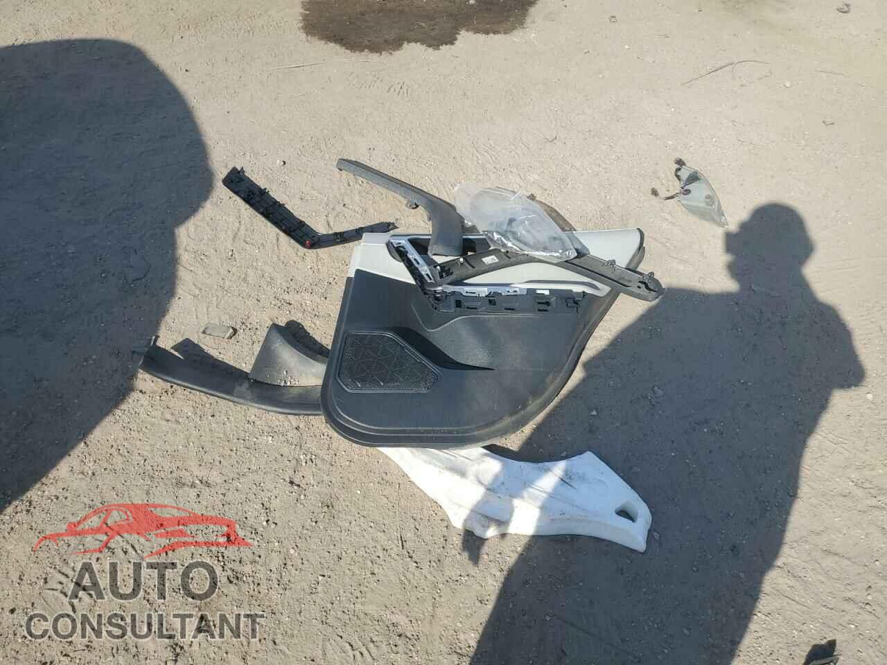 TOYOTA RAV4 2019 - JTMC1RFV5KD037476