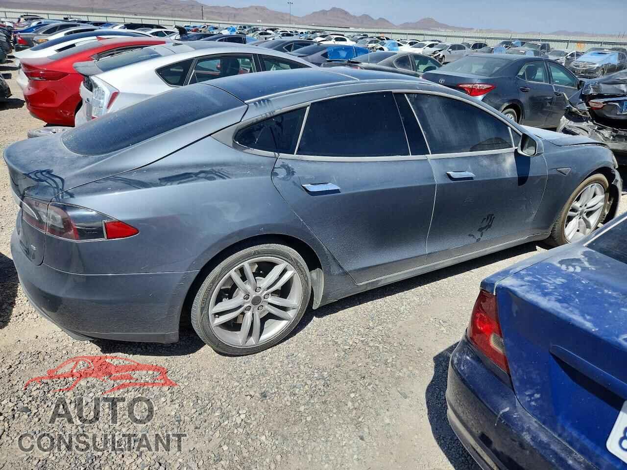 TESLA MODEL S 2013 - 5YJSA1CN4DFP08813