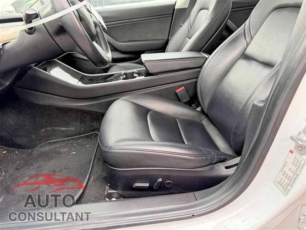 TESLA MODEL 3 2018 - 5YJ3E1EB8JF182533