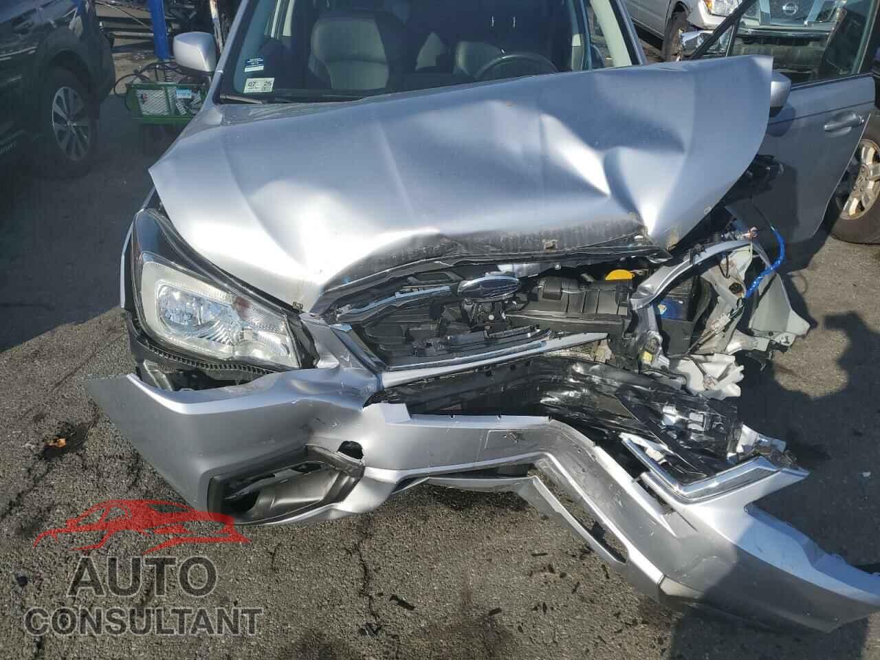 SUBARU FORESTER 2017 - JF2SJAJC5HH471760