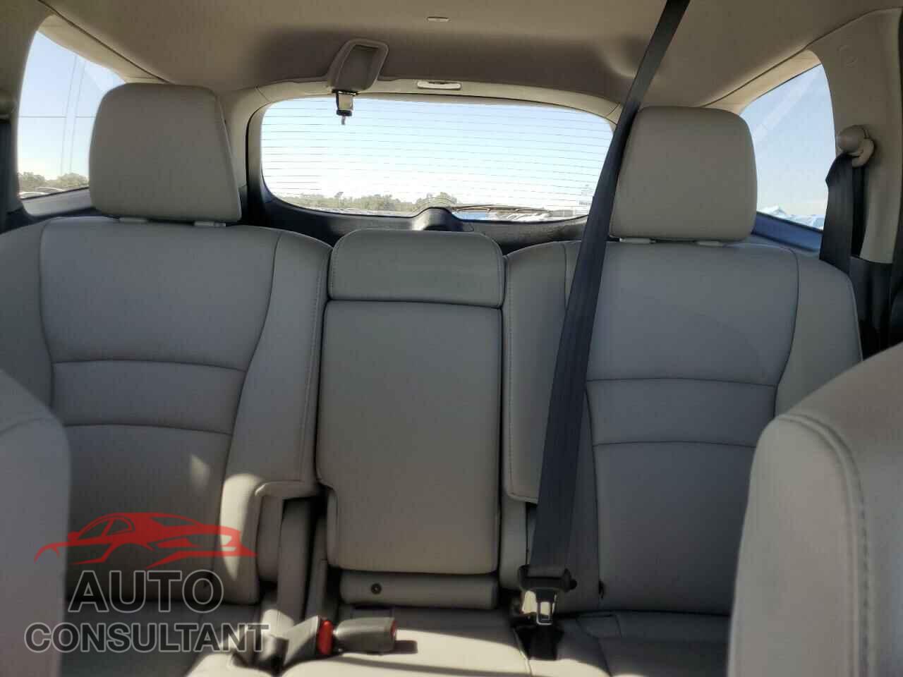 HONDA PILOT 2017 - 5FNYF6H55HB011643
