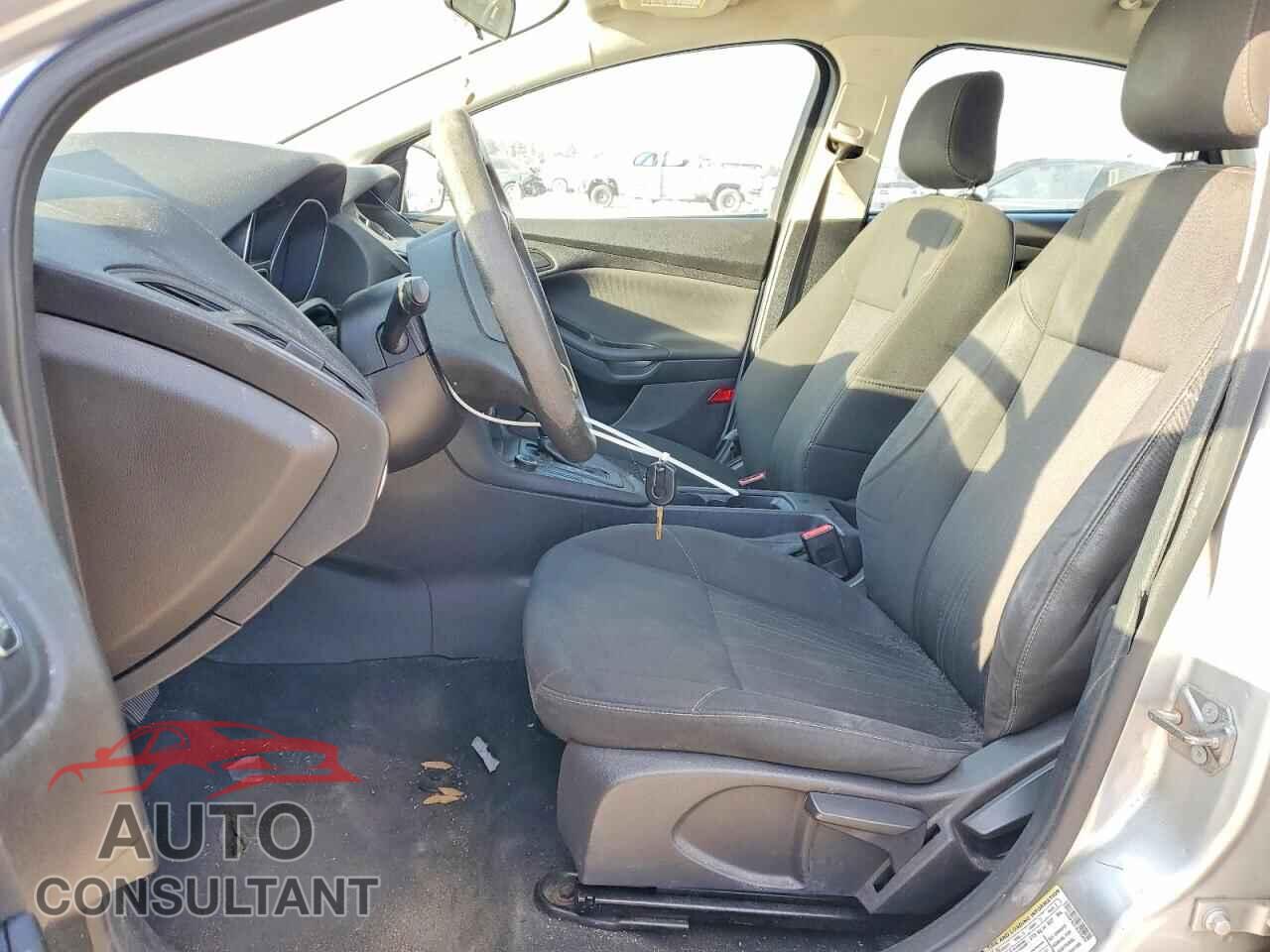 FORD FOCUS 2015 - 1FADP3E27FL326058