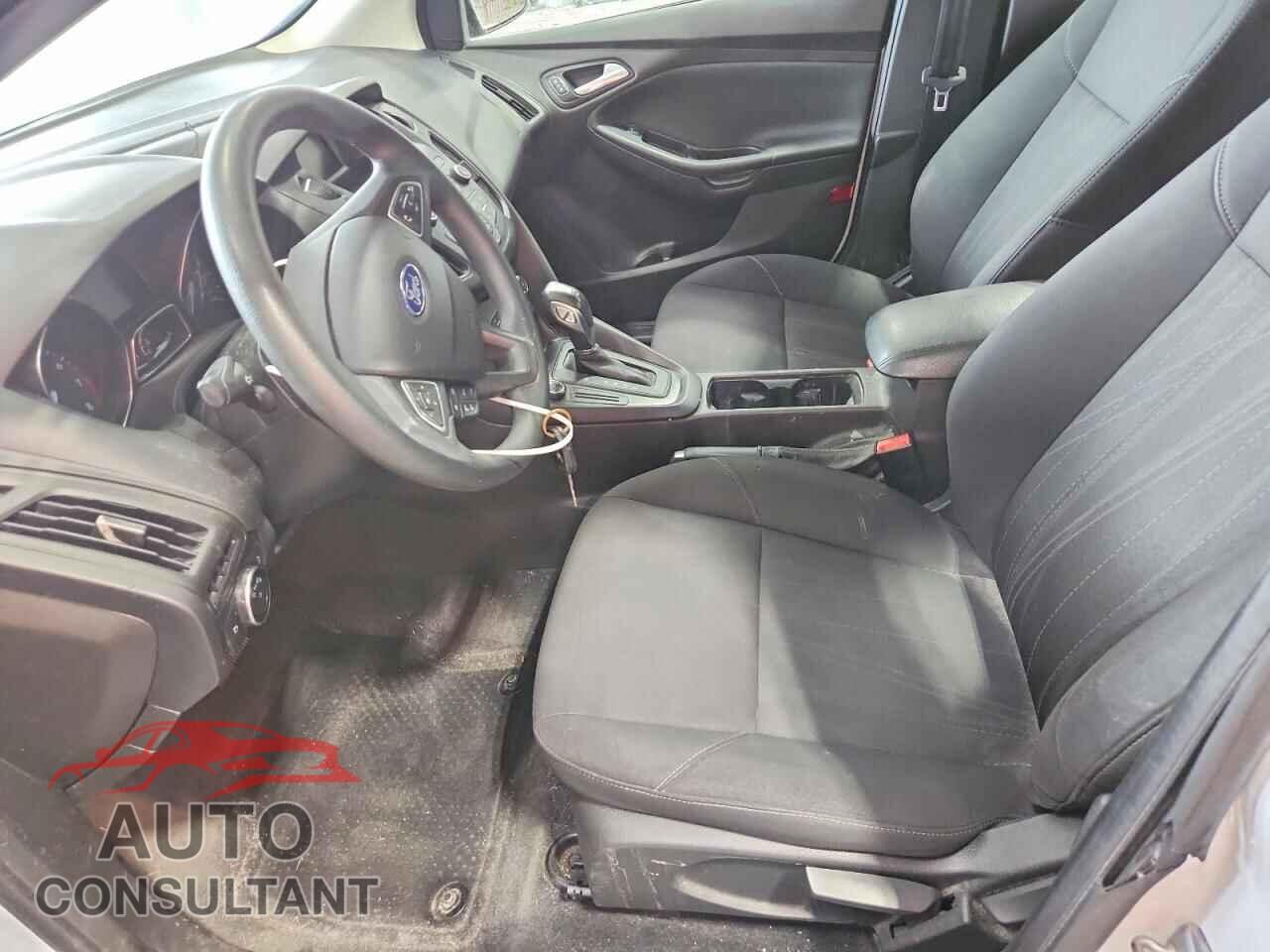 FORD FOCUS 2016 - 1FADP3F23GL352530