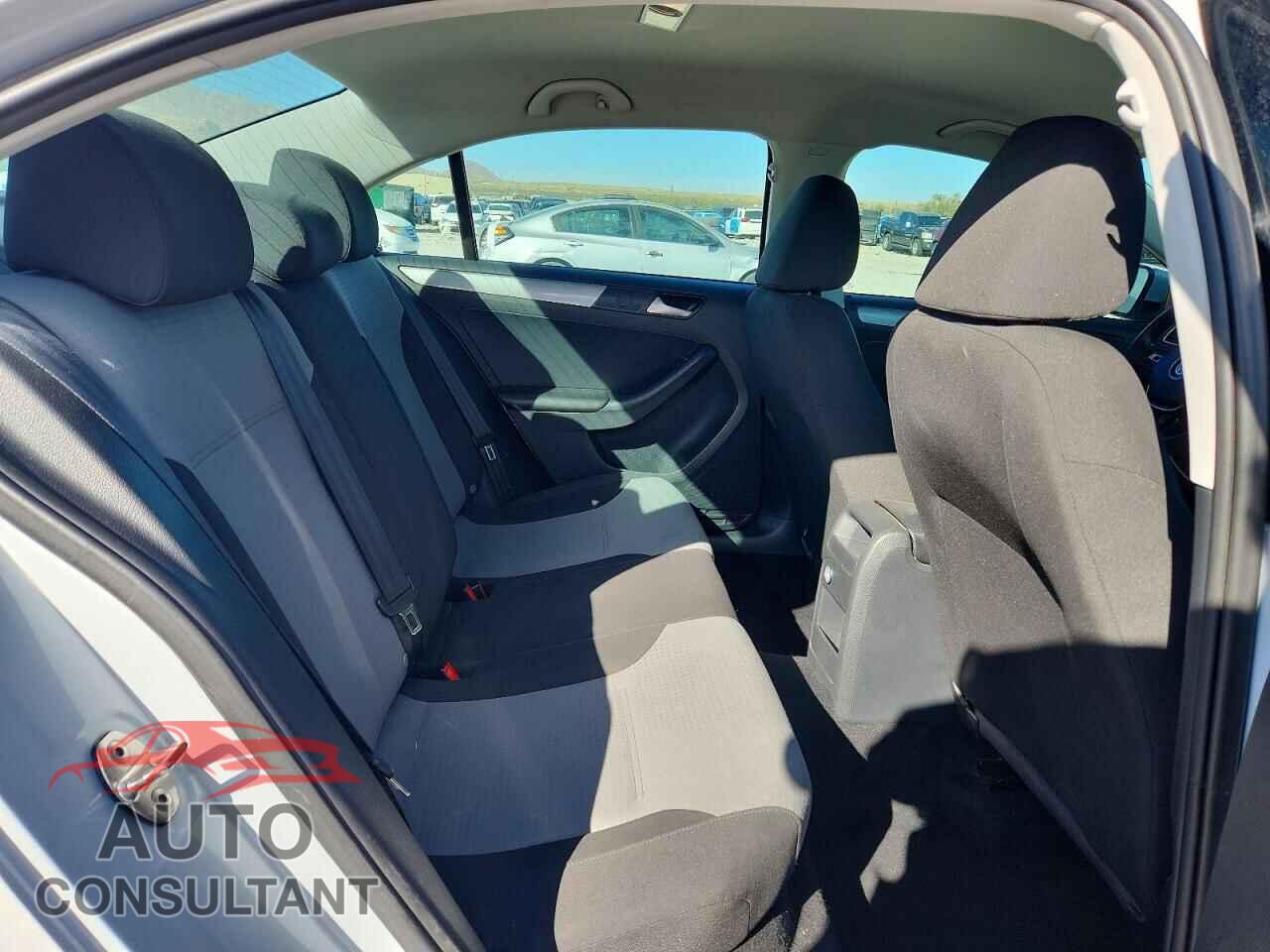 VOLKSWAGEN JETTA 2017 - 3VW2B7AJ9HM405153