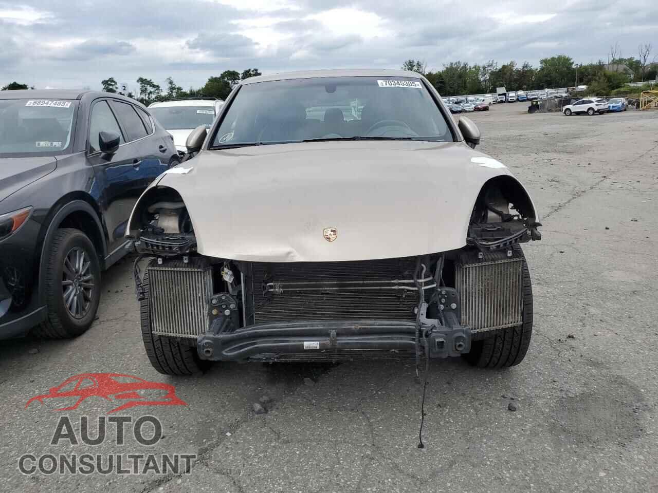 PORSCHE CAYENNE 2015 - WP1AF2A28FLA40931