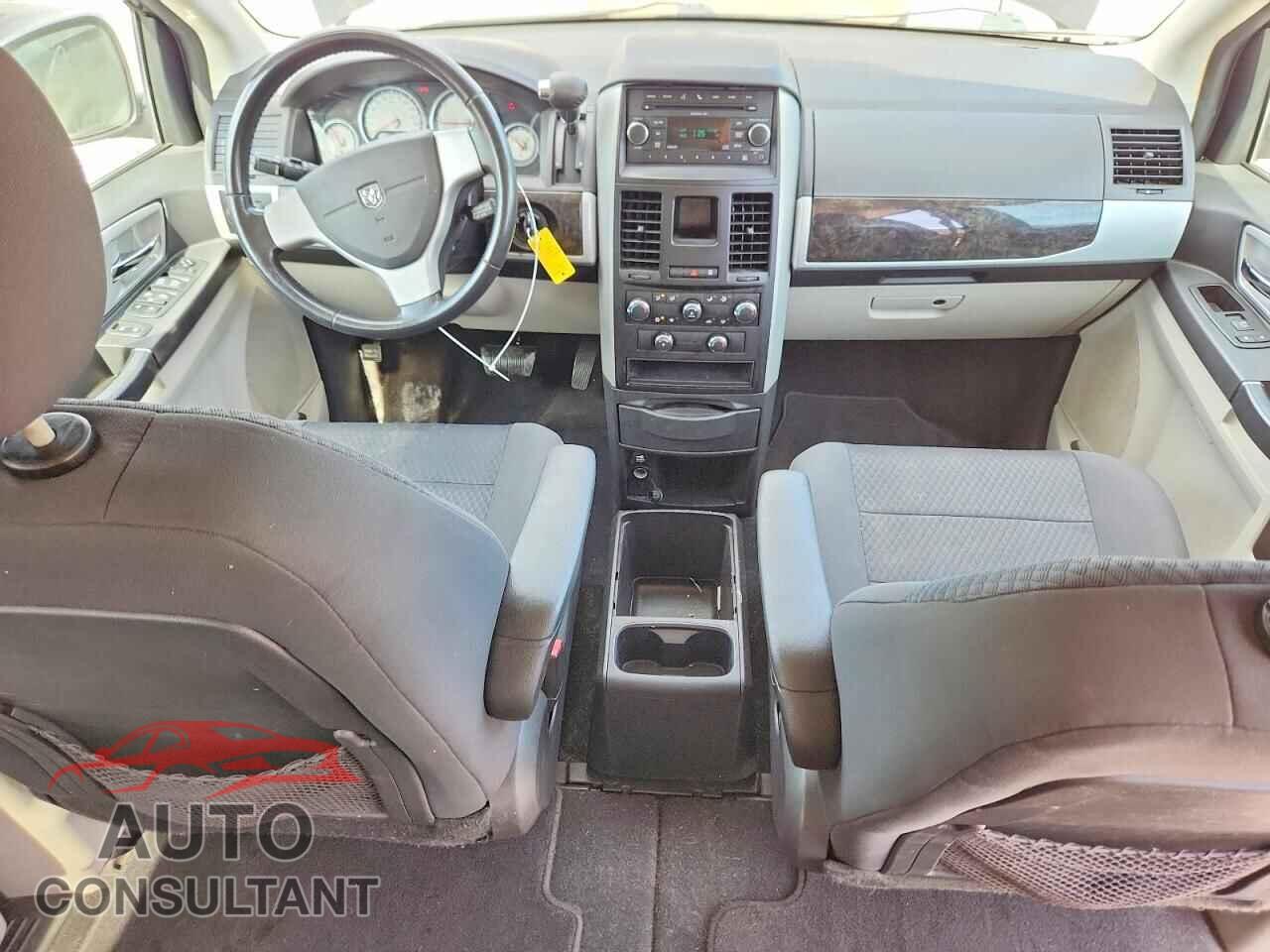 DODGE CARAVAN 2010 - 2D4RN5D14AR121133