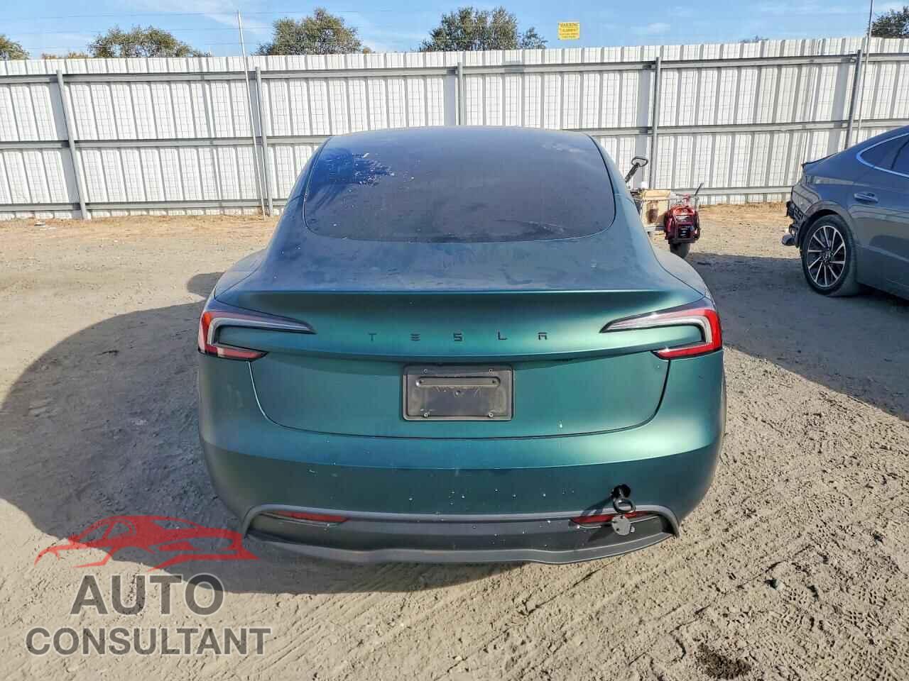 TESLA MODEL 3 2024 - 5YJ3E1EA9RF860726