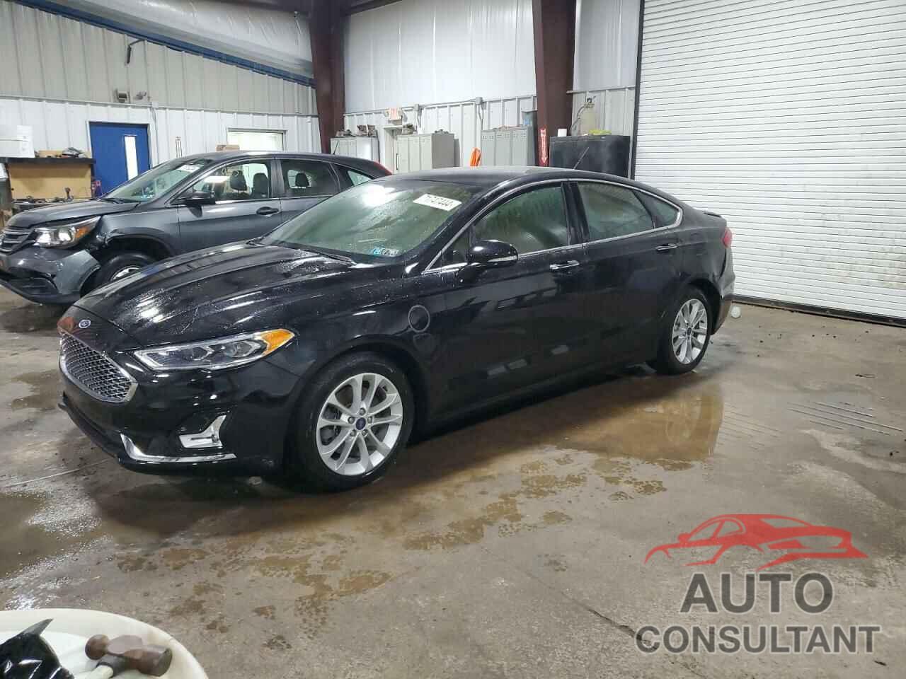 FORD FUSION 2019 - 3FA6P0SU2KR230976