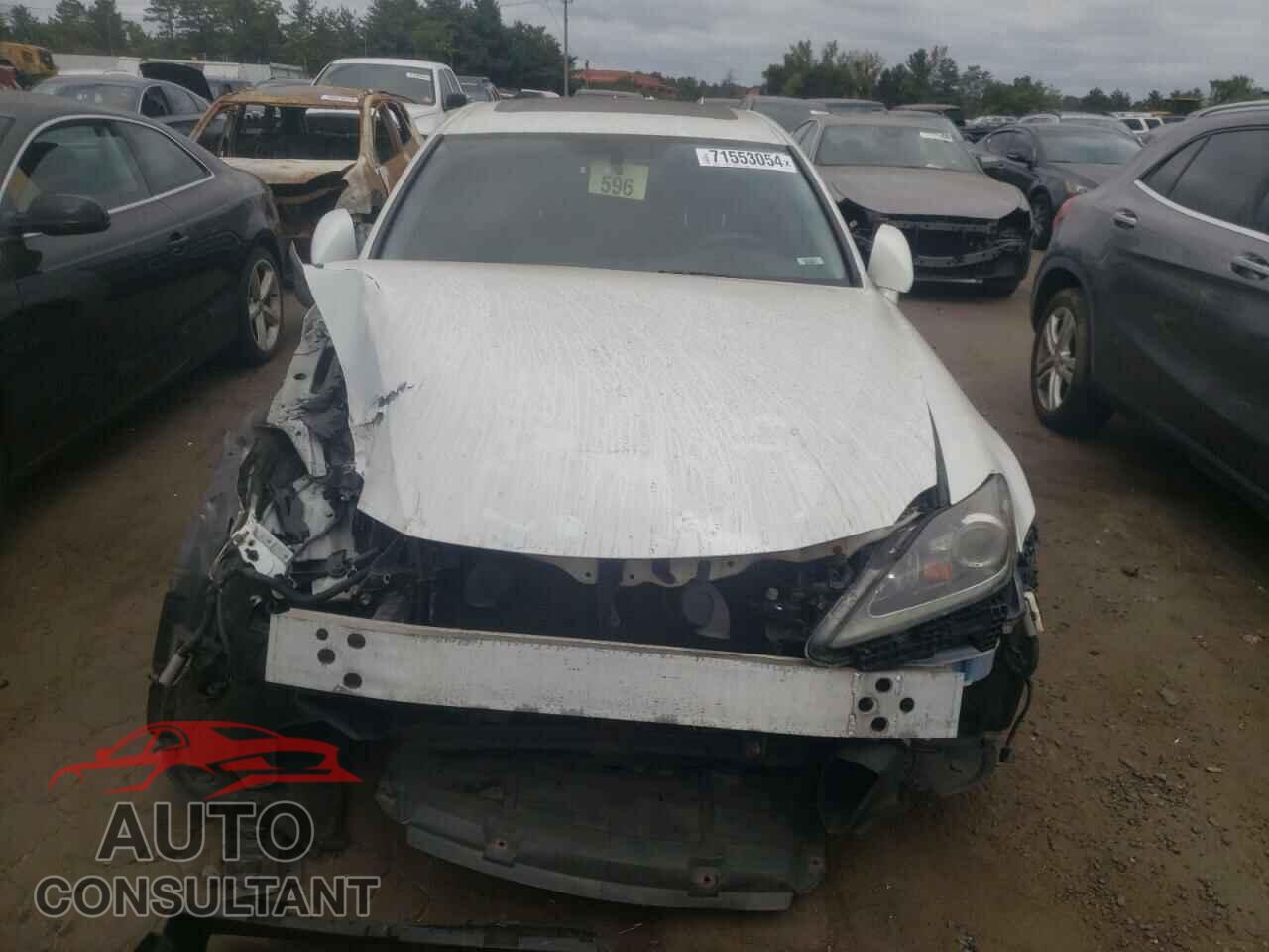 LEXUS IS 2011 - JTHCF5C27B5049304