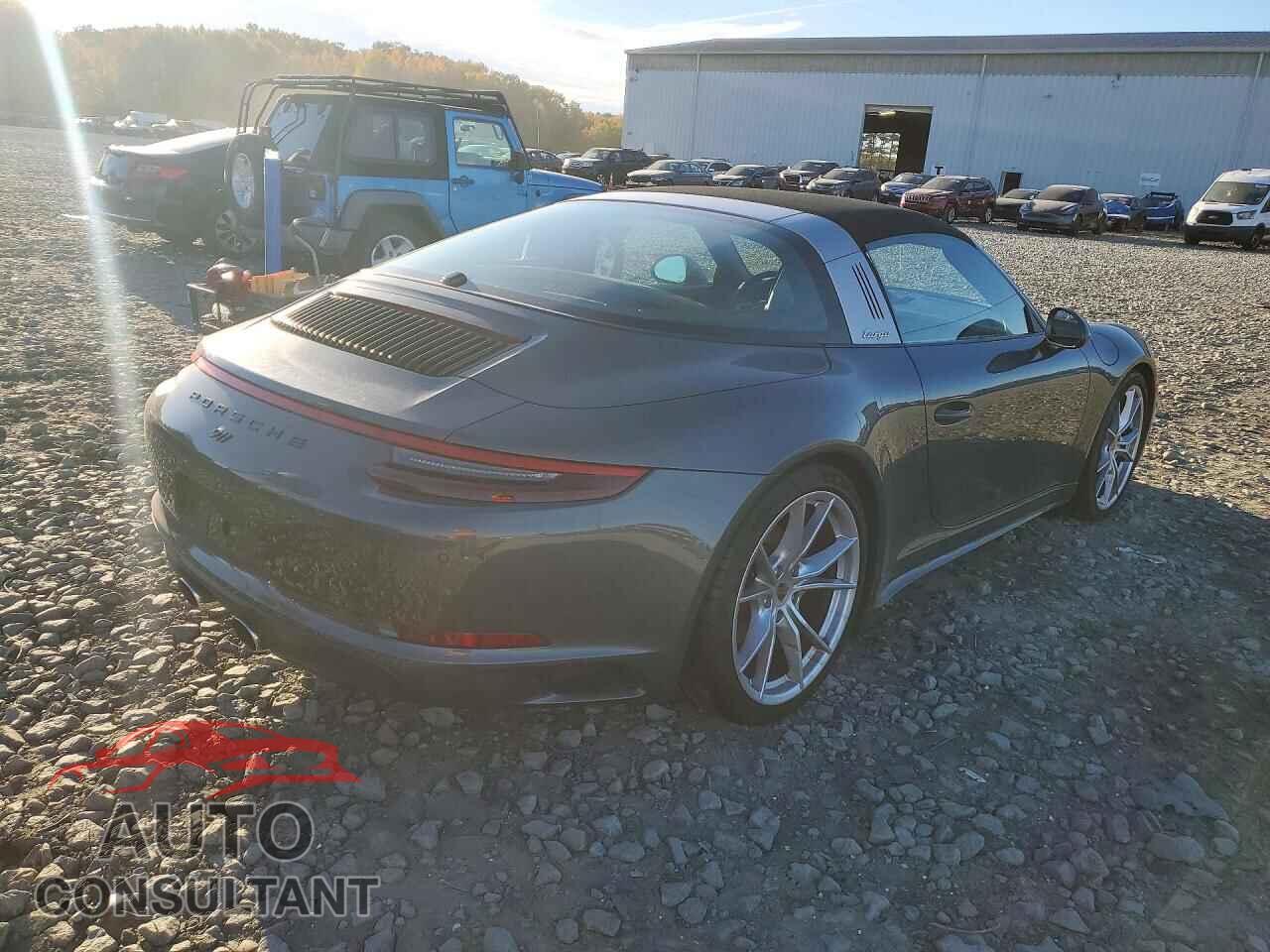 PORSCHE 911 2017 - WP0BB2A94HS136837