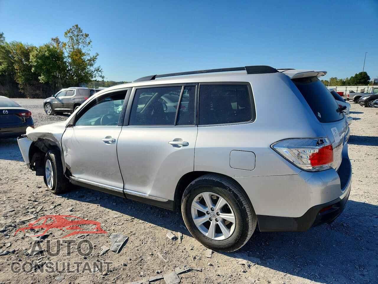 TOYOTA HIGHLANDER 2012 - 5TDBK3EH5CS097930