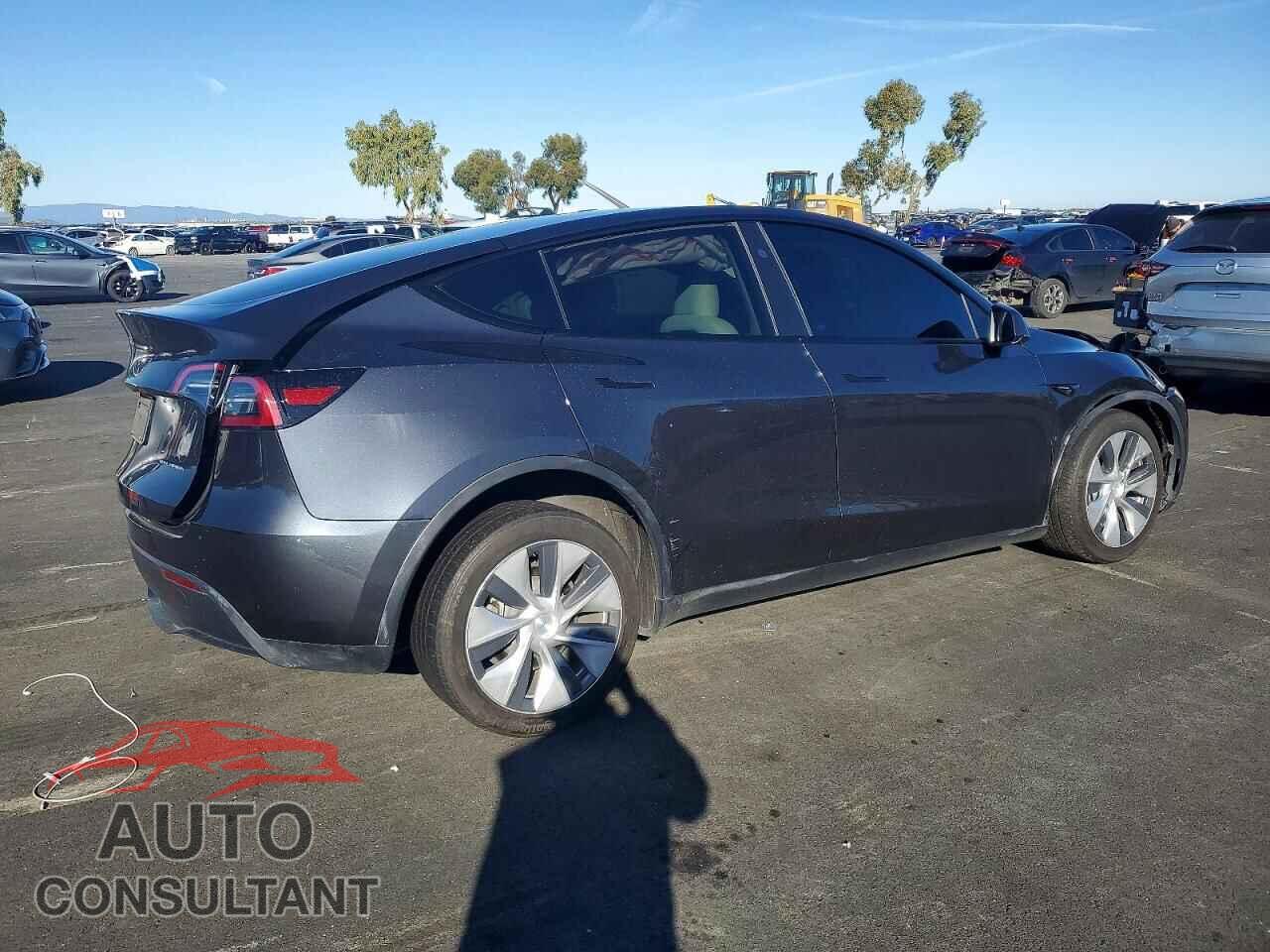 TESLA MODEL Y 2024 - 7SAYGDEE7RF986512
