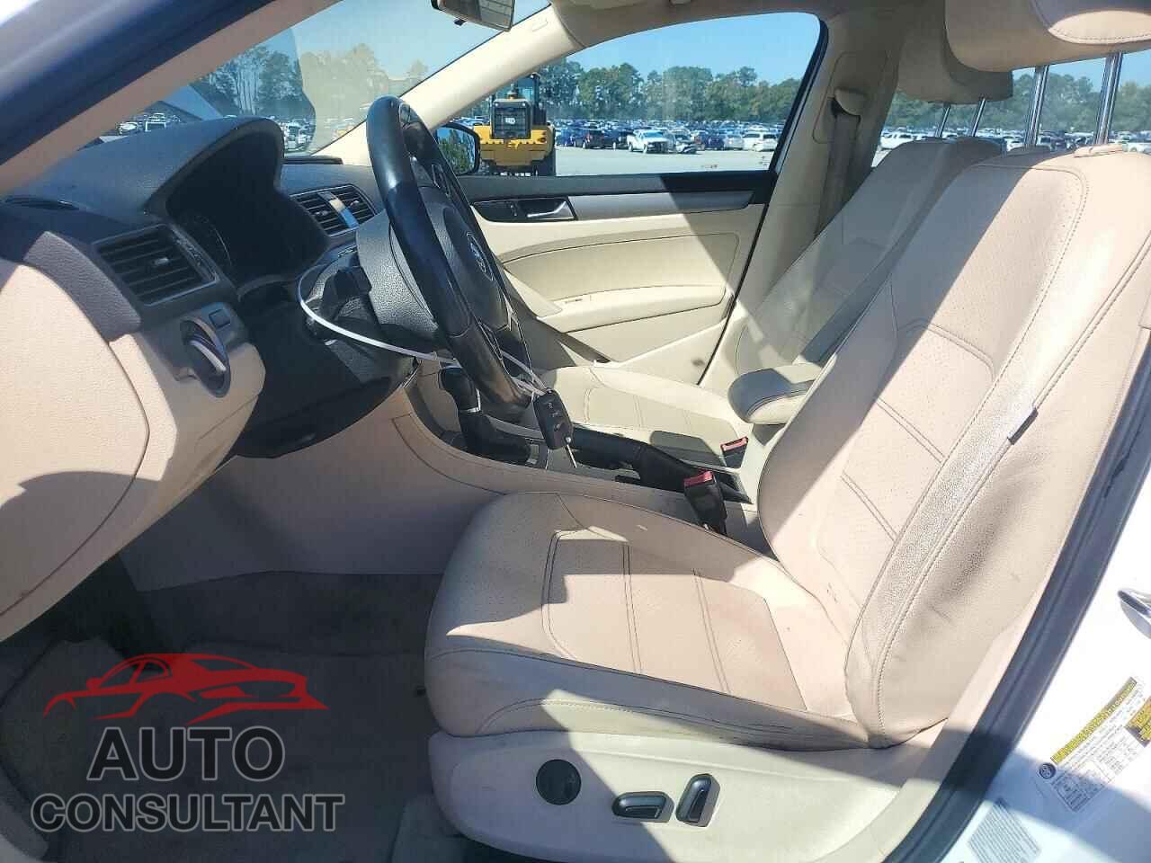 VOLKSWAGEN PASSAT 2015 - 1VWBT7A35FC019357