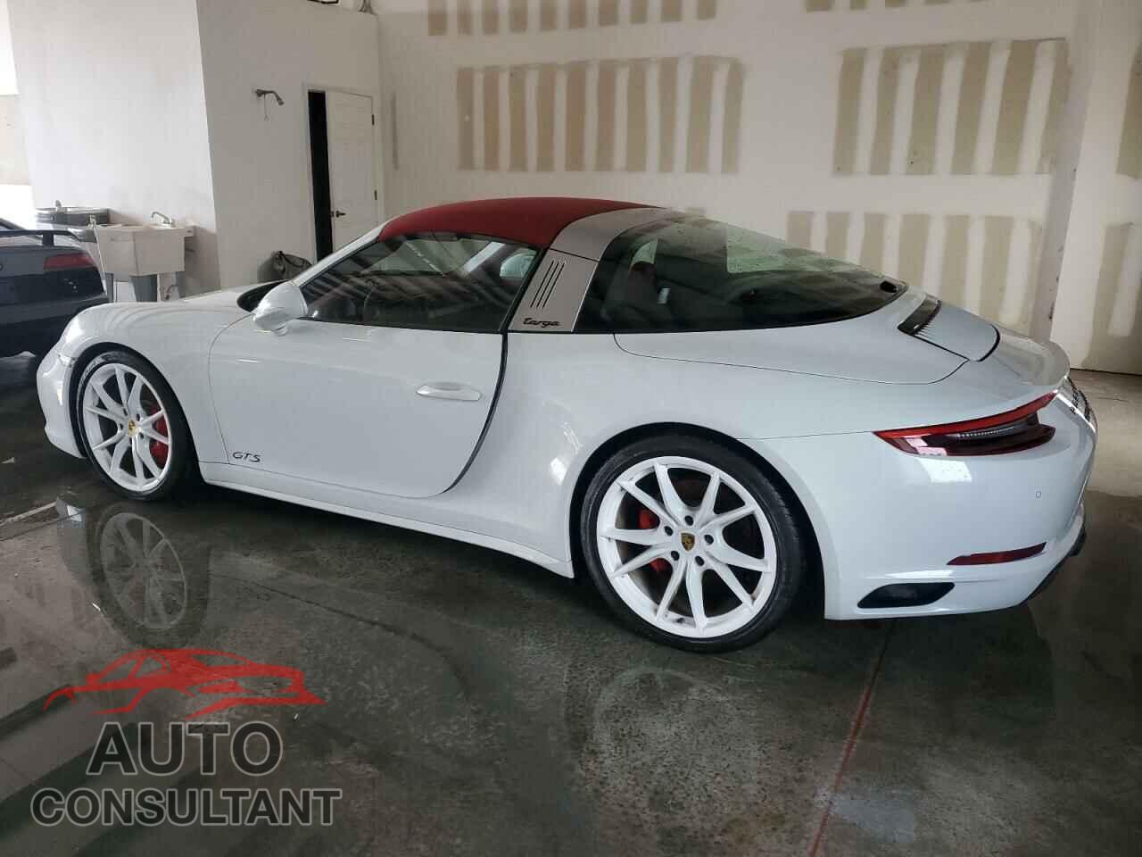 PORSCHE 911 2018 - WP0BB2A92JS134509