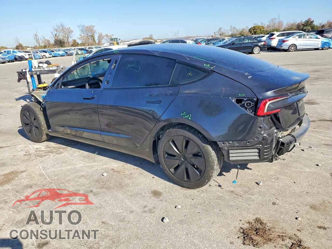 TESLA MODEL 3 2024 - 5YJ3E1EA8RF727228
