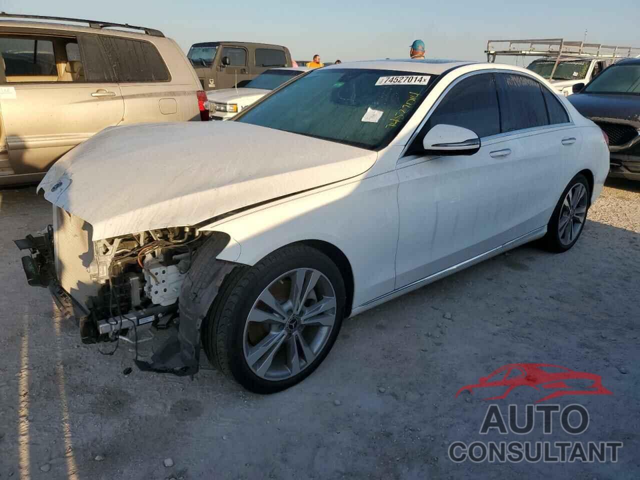 MERCEDES-BENZ C-CLASS 2018 - 55SWF4JB7JU248876