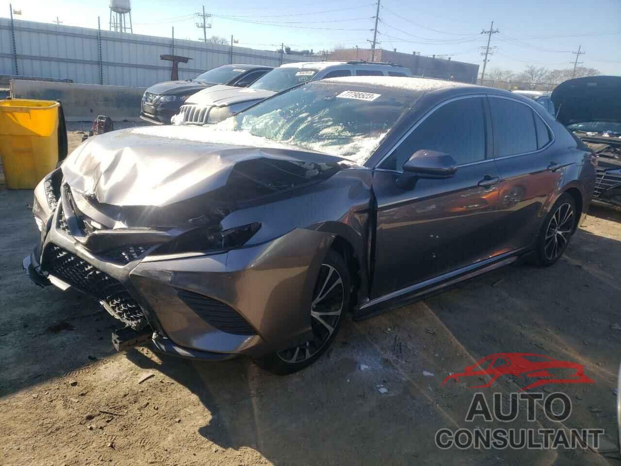 TOYOTA CAMRY 2018 - 4T1B11HK3JU049071