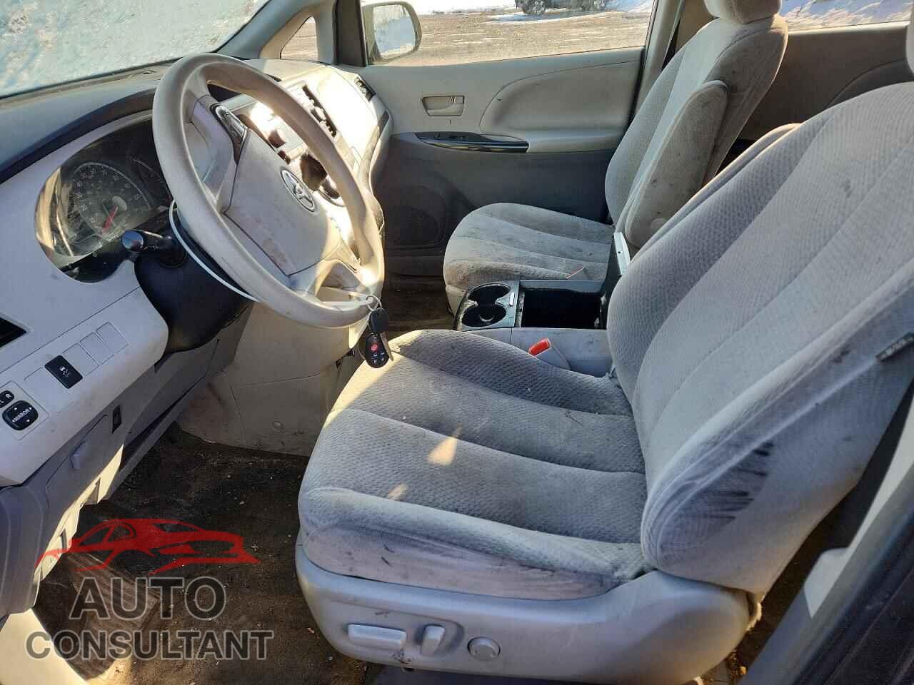 TOYOTA SIENNA 2013 - 5TDKK3DC8DS297904