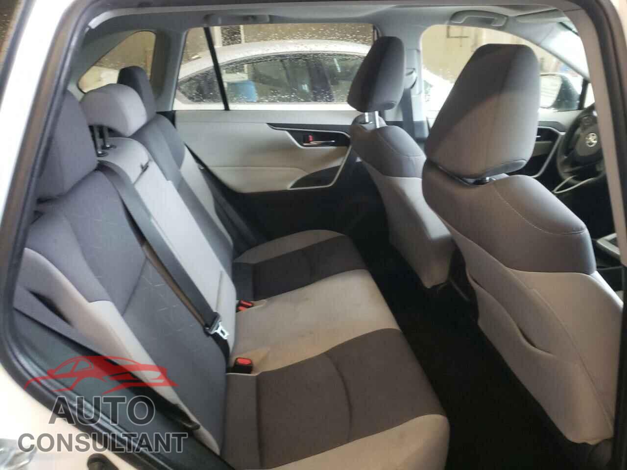 TOYOTA RAV4 2019 - JTMP1RFV0KD036673