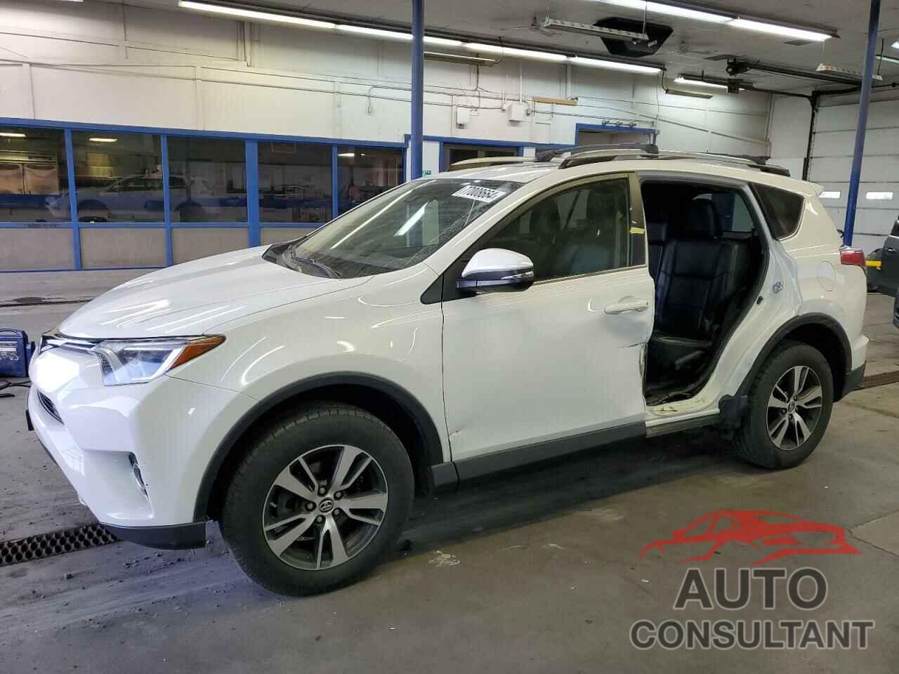 TOYOTA RAV4 2017 - JTMWFREVXHJ713351