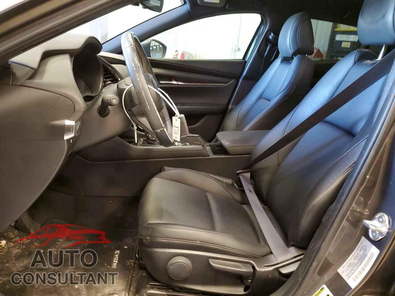 MAZDA 3 2019 - JM1BPAJM1K1120186