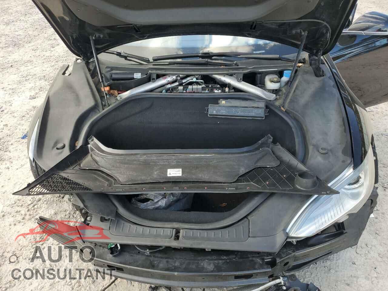 TESLA MODEL S 2015 - 5YJSA1E20FF107579