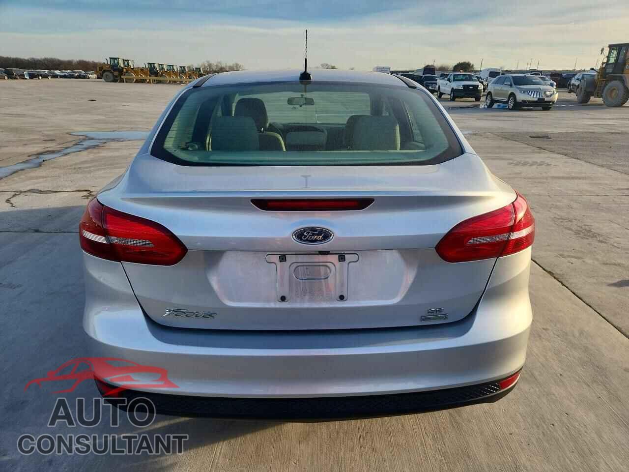 FORD FOCUS 2017 - 1FADP3FE8HL244688