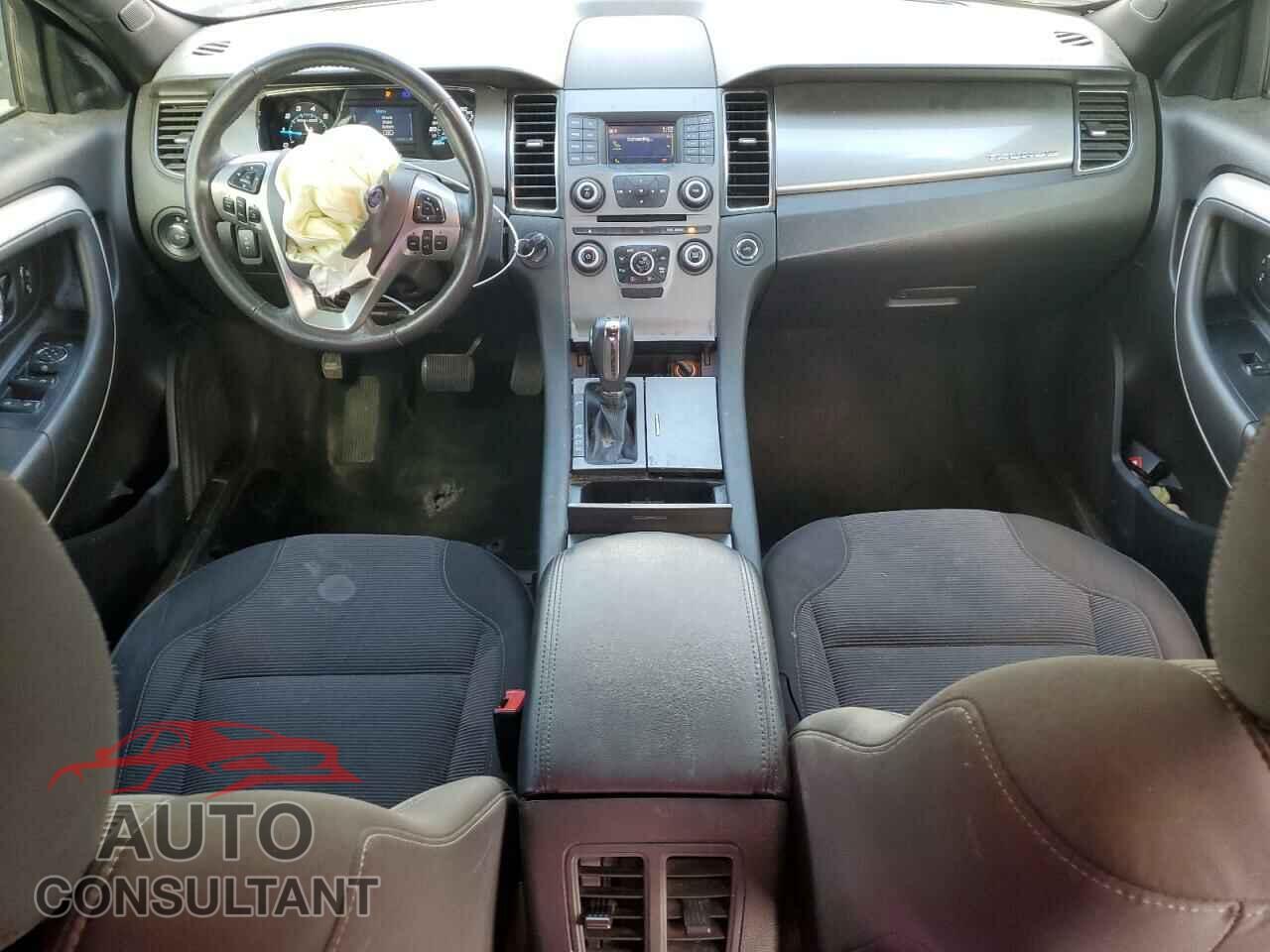 FORD TAURUS 2017 - 1FAHP2E82HG125860