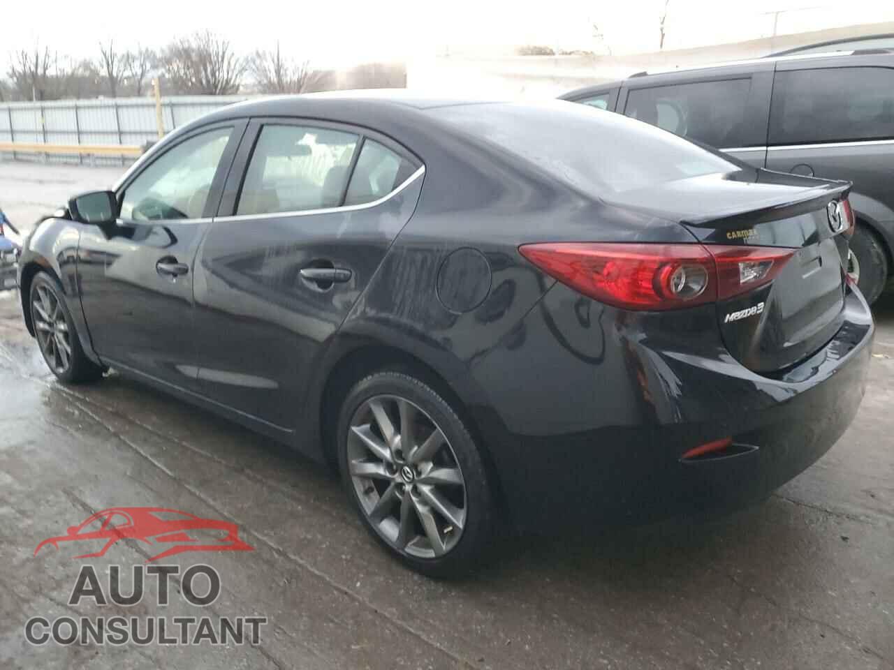 MAZDA 3 2018 - 3MZBN1V31JM208838