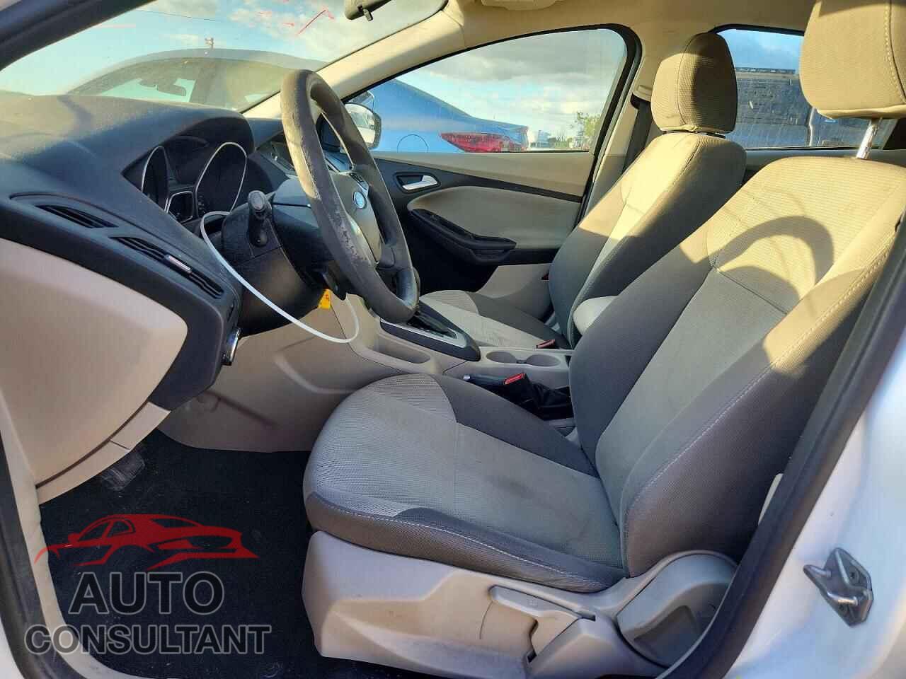 FORD FOCUS 2014 - 1FADP3F29EL199343