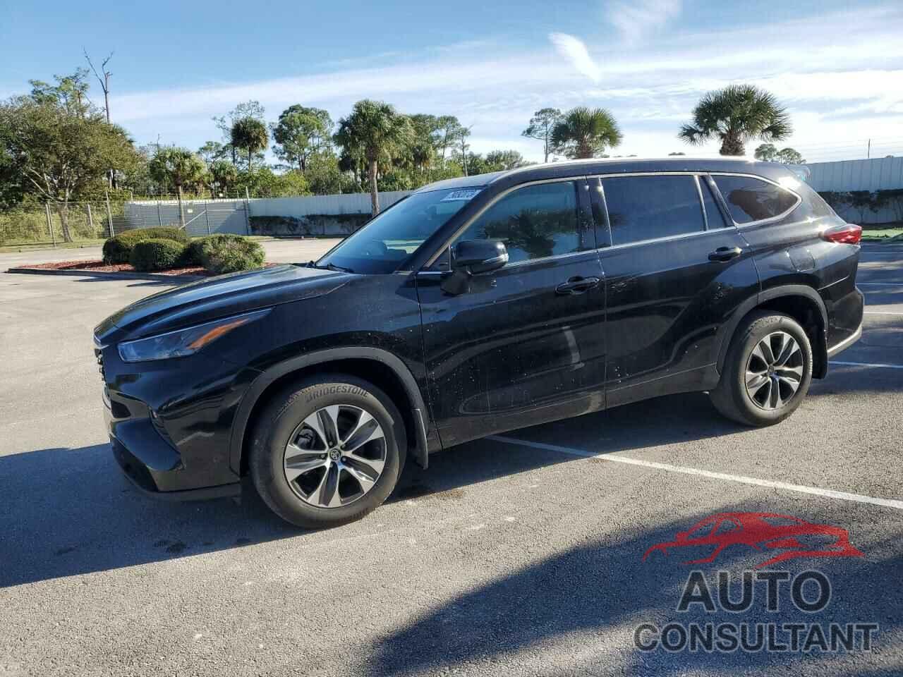 TOYOTA HIGHLANDER 2022 - 5TDHZRBH5NS570578
