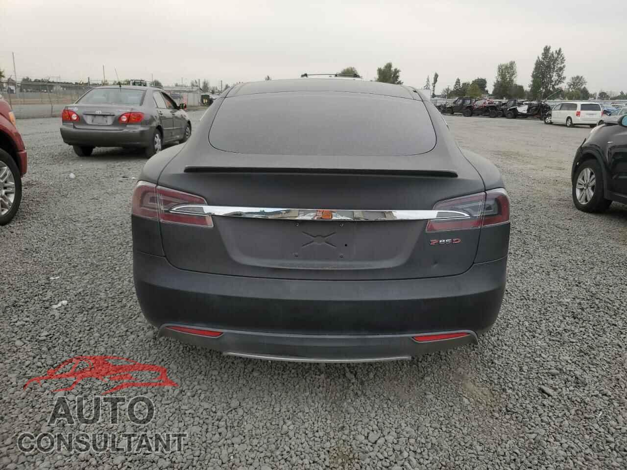 TESLA MODEL S 2013 - 5YJSA1DP2DFP11757
